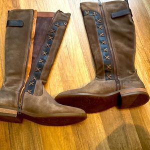 Never been worn Born suede boots